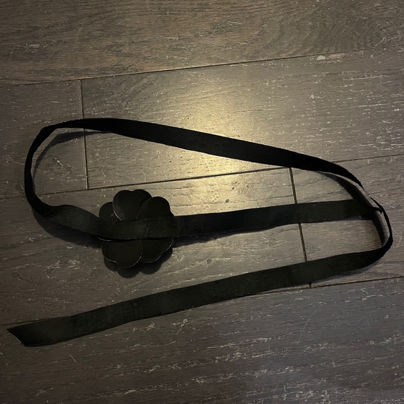 CHANEL RARE Find Limited Edition Blue black gold Ribbon with camellia flower - Picture 4 of 5